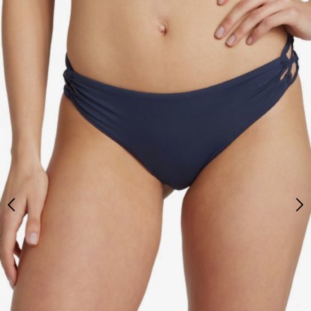 NWT Roxy full coverage bikini bottom. Medium.